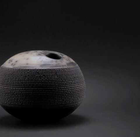 Alien Spaceship: Whispering Globe - Ildikó Károlyi