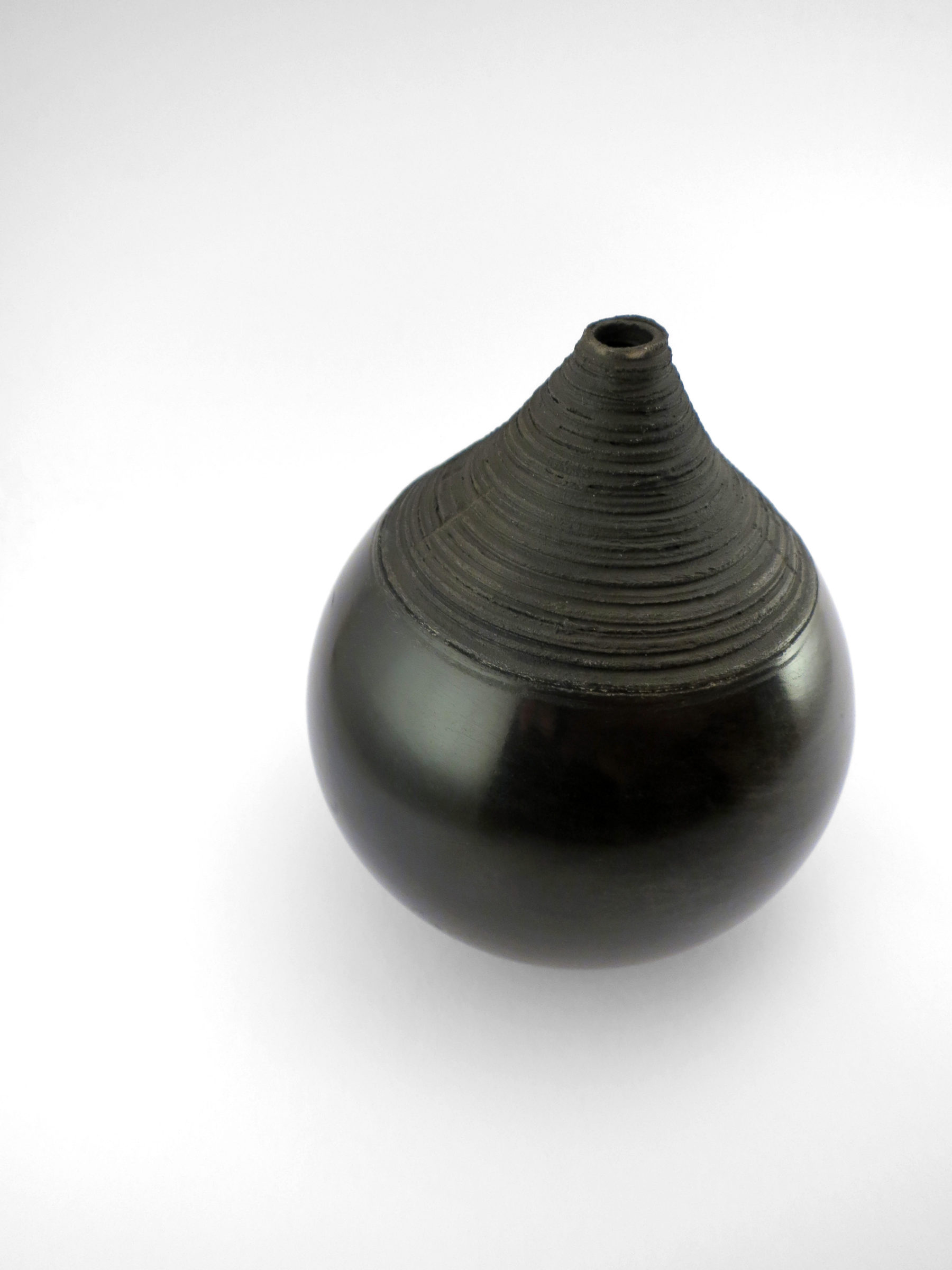 Black Light: Whispering Globes - Ildikó Károlyi